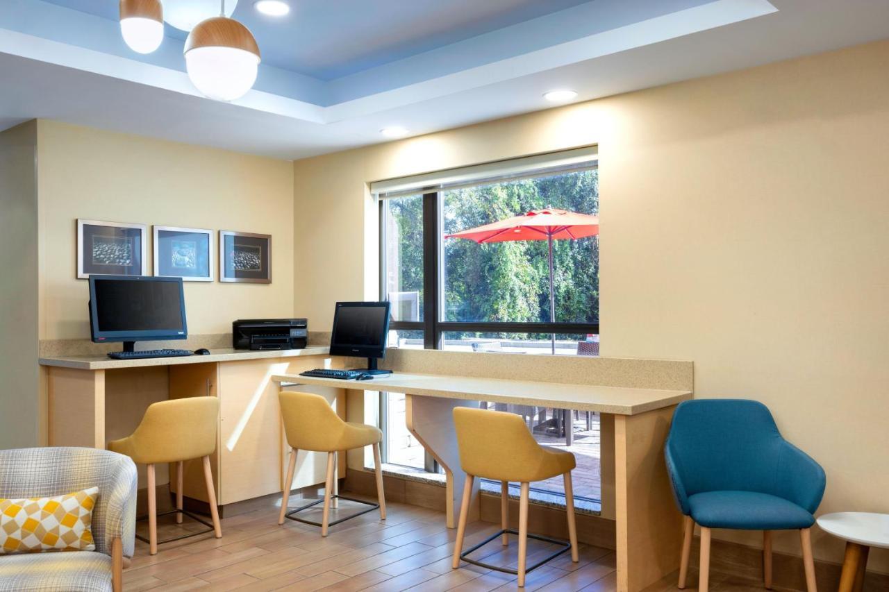 Towneplace Suites By Marriott York Exteriér fotografie